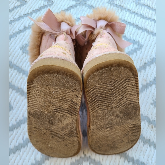 Suede-look blush pink boots with faux fur lining, size 11 (girls) - Picture 6 of 6